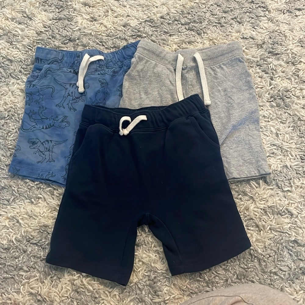 3 old navy 5T shorts great condition